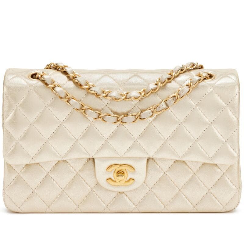 Chanel Classic Flap — view 1