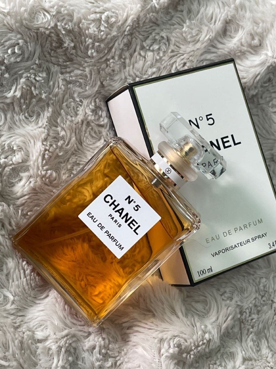 Chanel N°5 — view 1